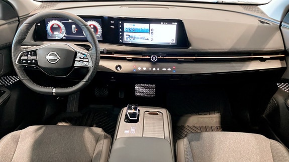 Nissan Ariya 4 of 12