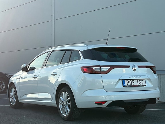 Renault Megane IV 3 of 5