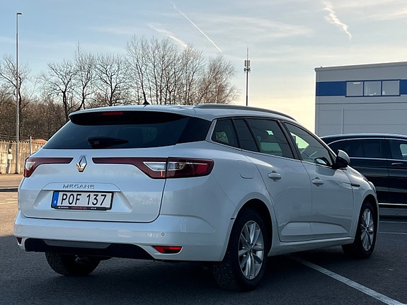 Renault Megane IV 4 of 5