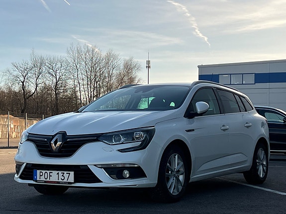 Renault Megane IV 2 of 5