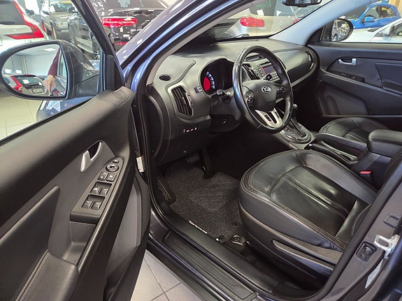 Kia Sportage 2 of 5