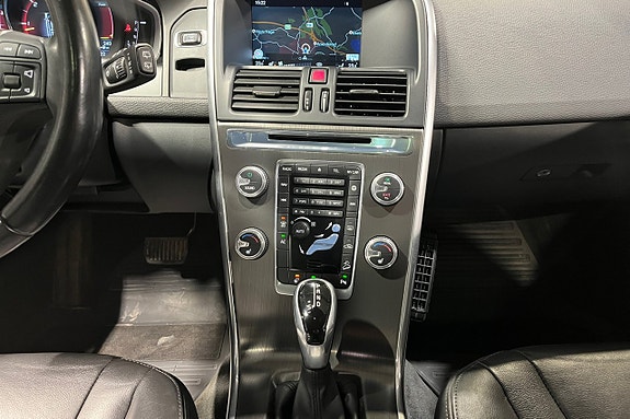 Volvo XC60 12 of 20