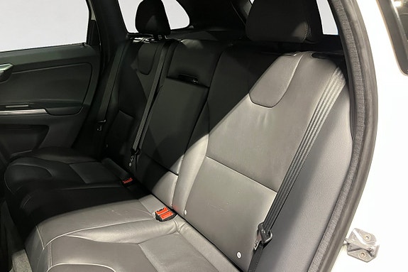 Volvo XC60 14 of 20