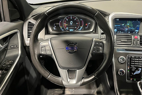 Volvo XC60 13 of 20
