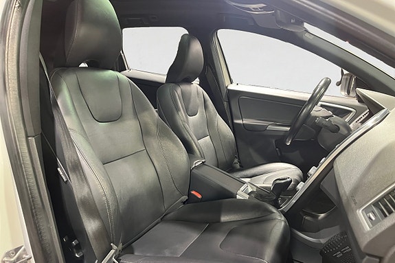 Volvo XC60 15 of 20