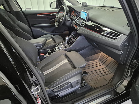 BMW 225xe 18 of 23