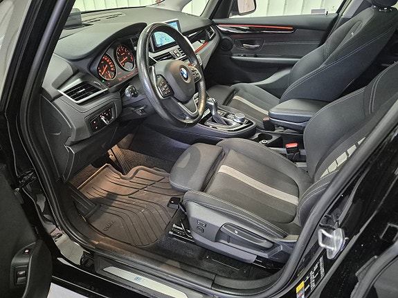 BMW 225xe 10 of 23