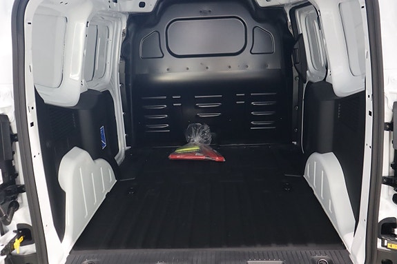 Ford Transit Courier 9 of 11