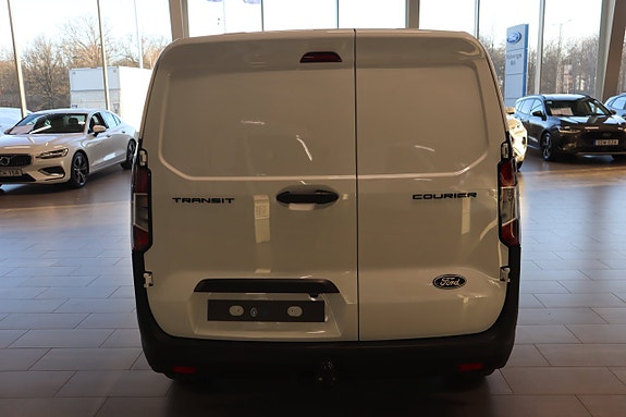 Ford Transit Courier 4 of 11