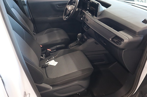 Ford Transit Courier 7 of 11