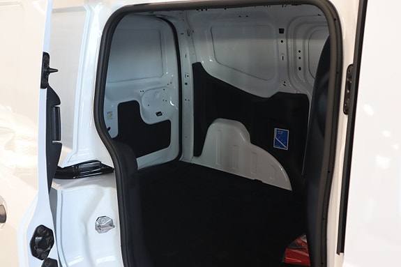 Ford Transit Courier 8 of 11
