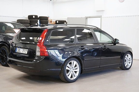 Volvo V50 4 of 25