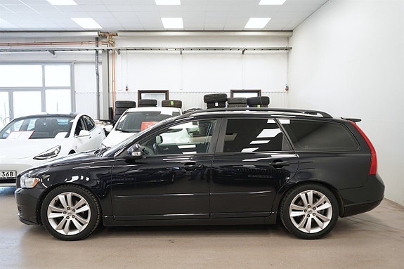 Volvo V50 2 of 25