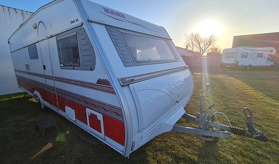 KABE Onyx 610 GXL KS Dubbelsäng+Dinett+Förtält