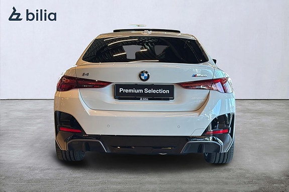 BMW i4 8 of 24