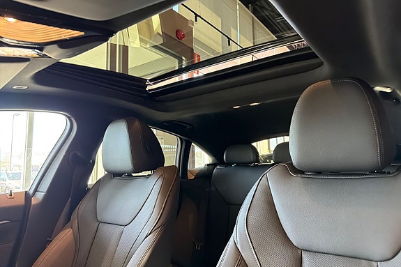 BMW i4 21 of 24