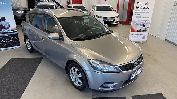 Kia Ceed 2 of 5