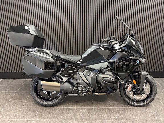 BMW R1300RT 2 of 5
