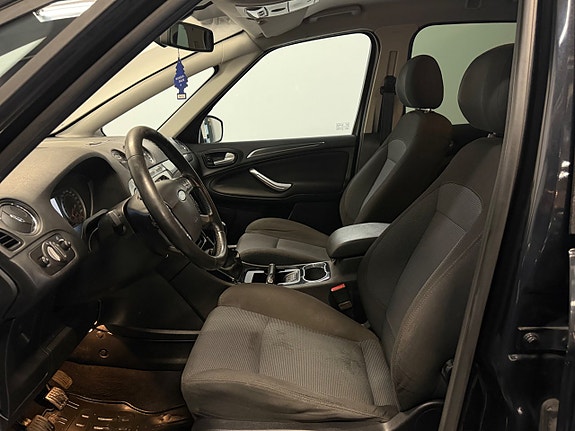 Ford S-MAX 9 of 25