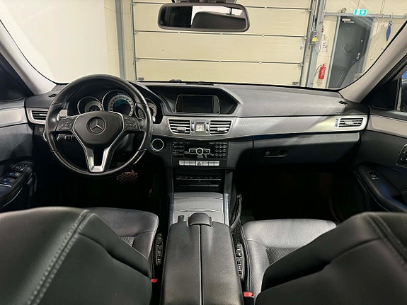 Mercedes-Benz E250 9 of 17