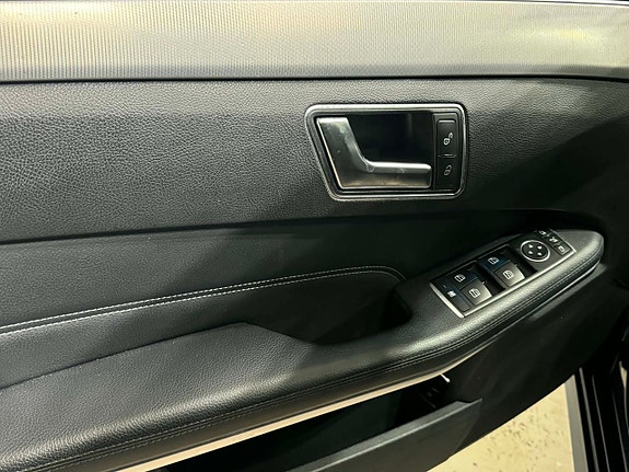 Mercedes-Benz E250 11 of 17