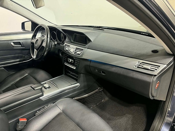 Mercedes-Benz E250 4 of 5