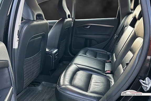 Volvo XC70 13 of 16