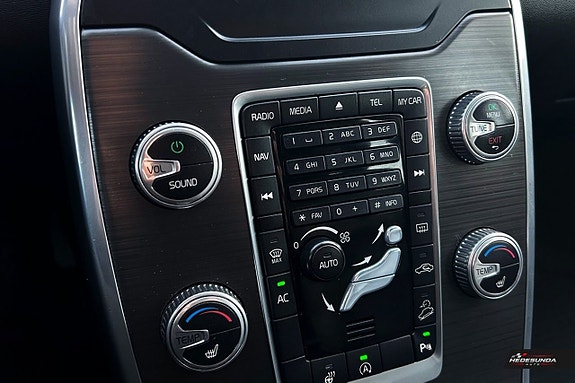 Volvo XC70 14 of 15