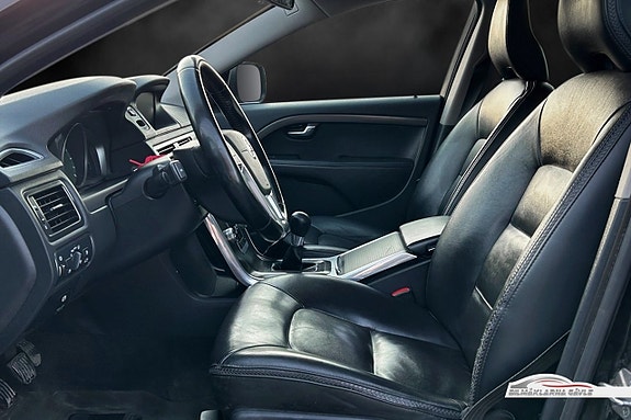 Volvo XC70 11 of 16