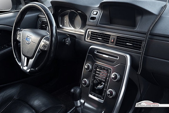 Volvo XC70 10 of 16