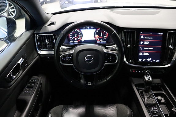 Volvo V60 13 of 25