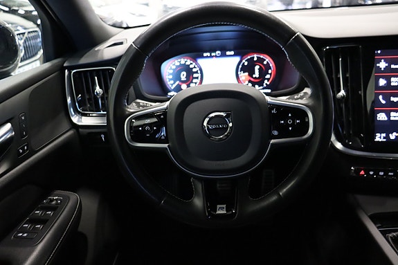 Volvo V60 14 of 25