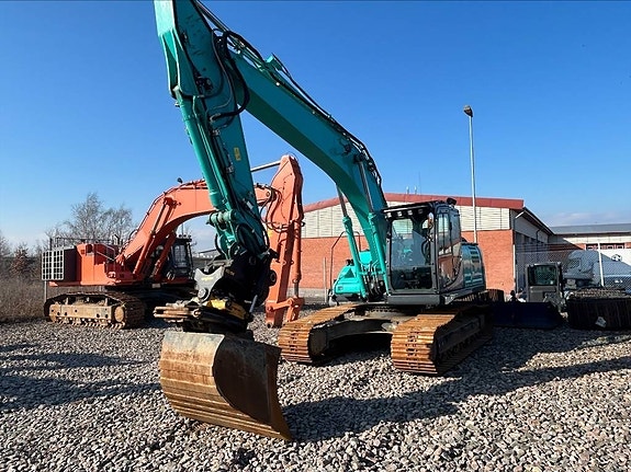 Kobelco SK210LC 3 of 9