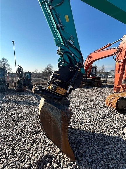 Kobelco SK210LC 6 of 9
