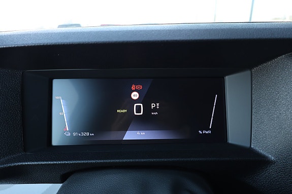 Peugeot e-Expert 9 of 13