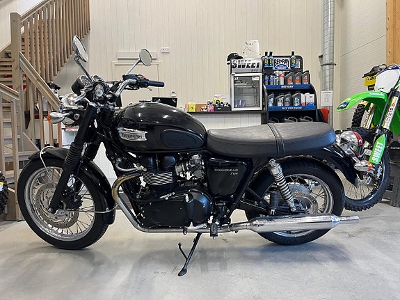 Triumph Bonneville 865 T100 3 of 5