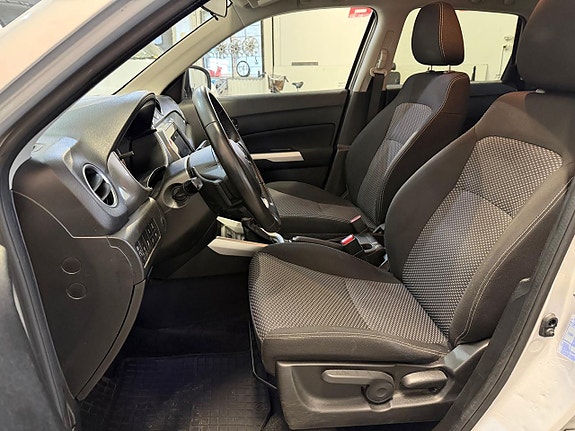 Suzuki Vitara 8 of 17