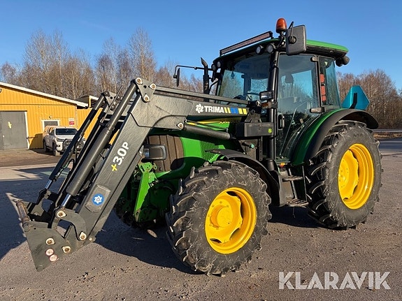 Traktor John Deere 5720 med frontlyft och las