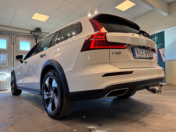 Volvo V60 Cross Country 22 of 29