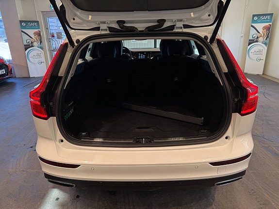 Volvo V60 Cross Country 27 of 29