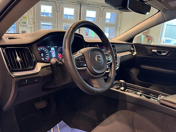 Volvo V60 Cross Country 7 of 29