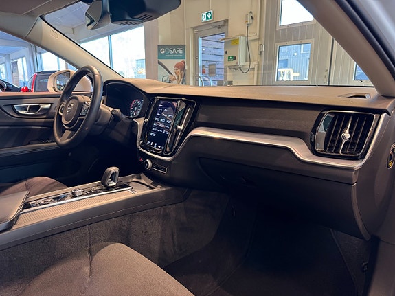 Volvo V60 Cross Country 9 of 29