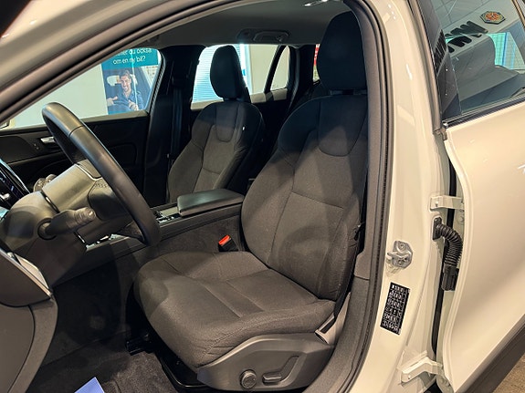 Volvo V60 Cross Country 10 of 29