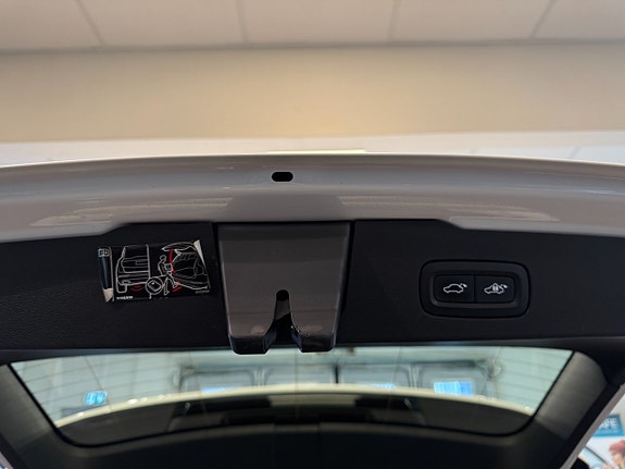 Volvo V60 Cross Country 21 of 29