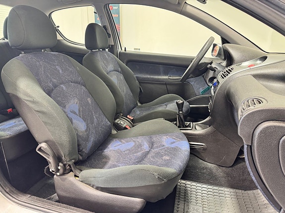 Peugeot 206 6 of 17