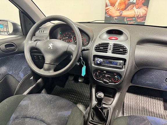 Peugeot 206 2 of 17