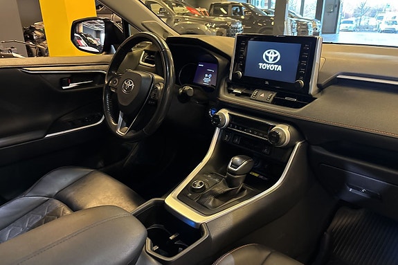 Toyota RAV4 11 of 24