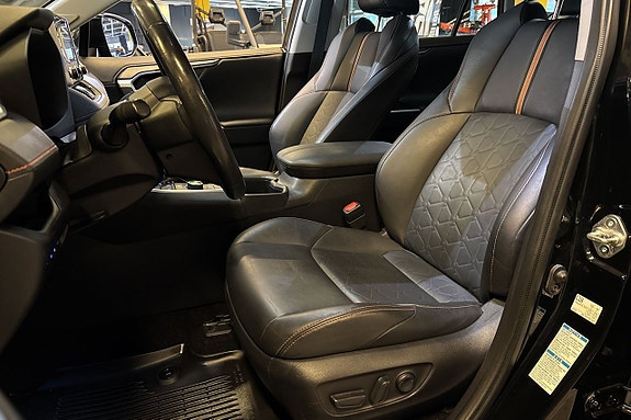 Toyota RAV4 12 of 24