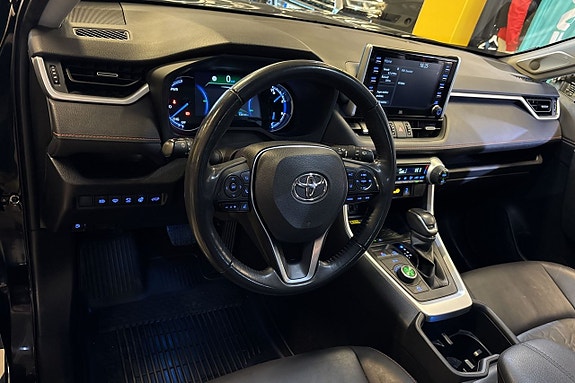 Toyota RAV4 13 of 24