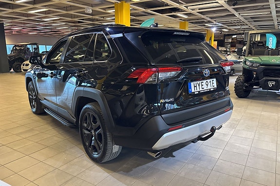Toyota RAV4 2 of 24